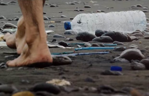 Corona X Parley y estrellas celebran la Semana Mundial de los Océanos