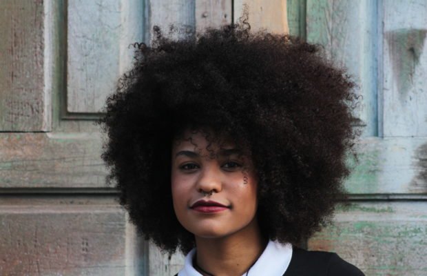 Realizarán exposición fotográfica sobre mujeres con cabello afro y rizado
