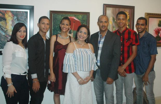 La Fundación Nacional de Niños Por Las Artes “FUNANART” Inauguró su 3-era exposición colectiva con artistas jóvenes Titulada “Expresiones emergentes”