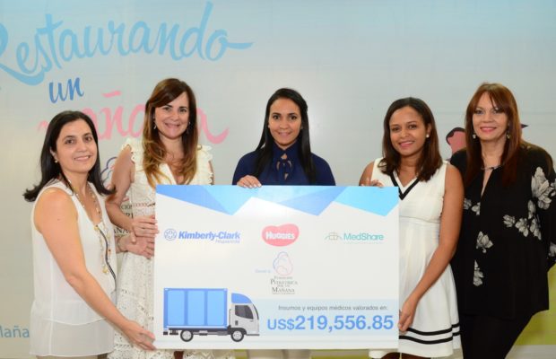 Kimberly Clark, Entrega Donación A La Fundación Pediátrica Por Un Mañana