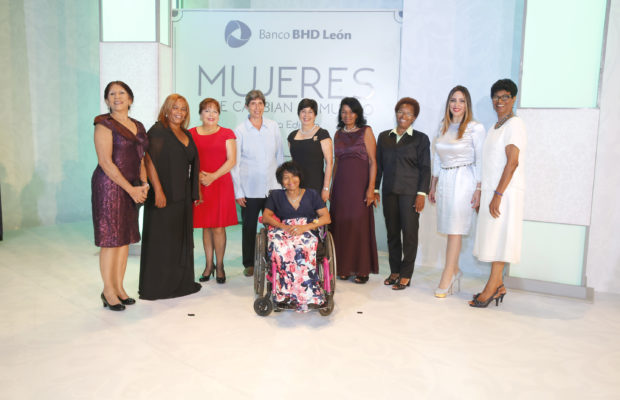 Banco BHD León entrega Premio Mujeres que Cambian el Mundo