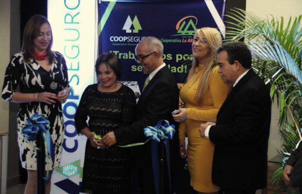 Coopseguros y Cooperativa La Altagracia logran alianza para ofrecer servicios