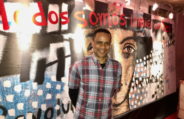 Exposición de pintura plasma el impacto de los inmigrantes en New York