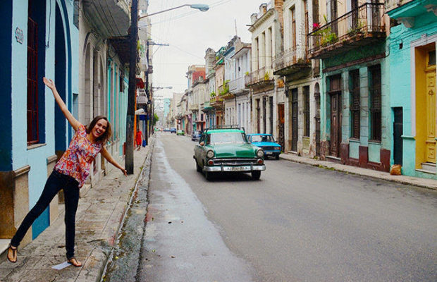 Descubre a Cuba con CCuba desde la mirada joven de Carla León