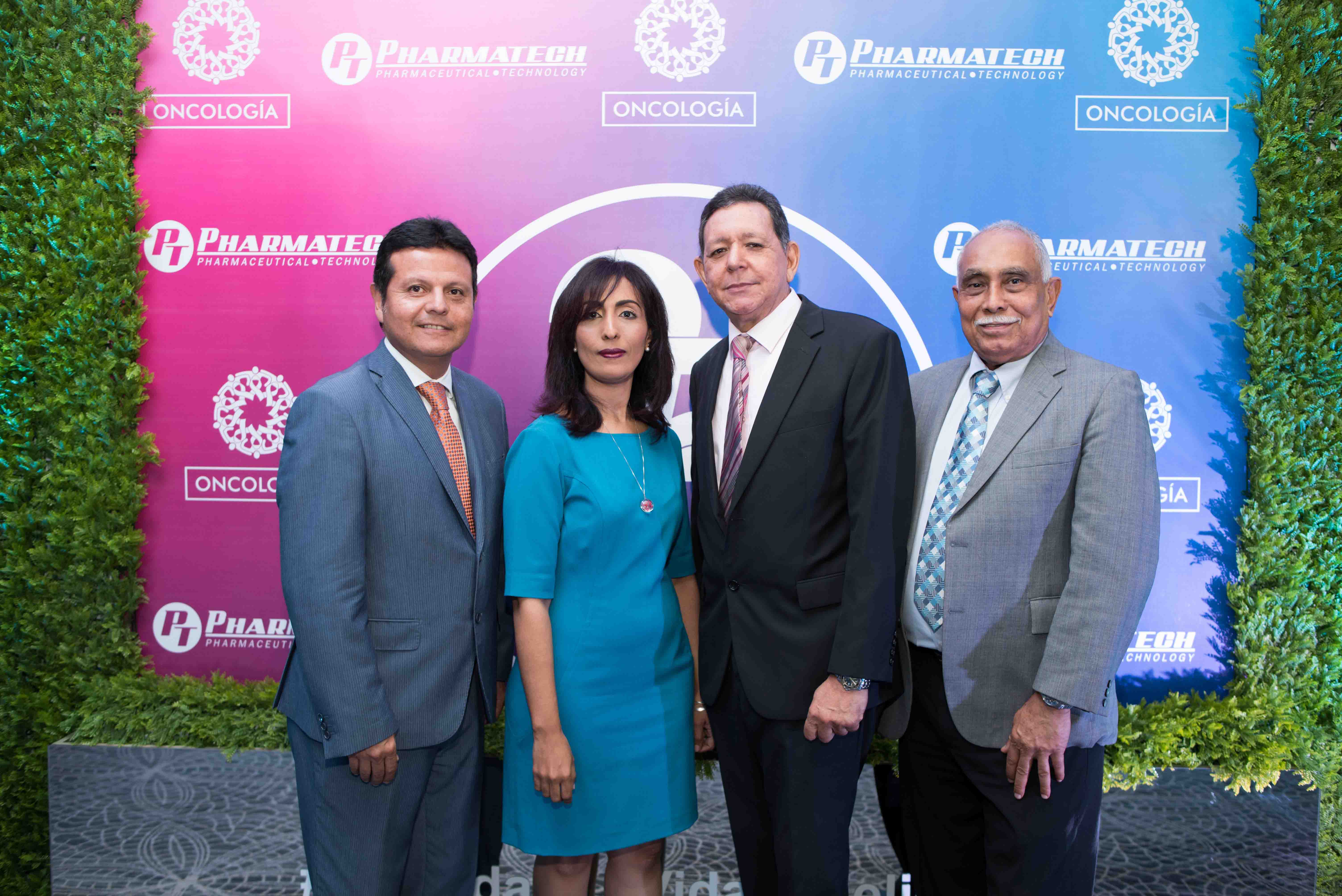 9. Dr. Luis Fernando Diacometi, Dra. Karen Tamaris, Dr. Miguel Rivera, Dr. Hector Bienvenido Morales