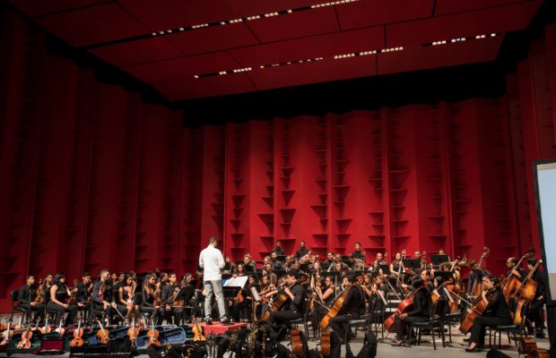 Grupo Mejía Arcalá dona instrumentos musicales para sistema de orquestas infantiles y juveniles