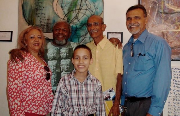 Funcionarios de la embajada y de la Casa Dominico Alemana,  asombrados con ‘Alambradas’, de Jonathan David Méndez