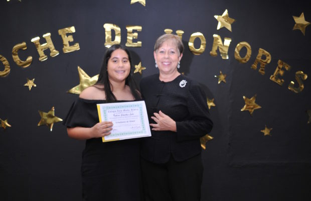 COLEGIO LUIS MUÑOZ RIVERA CELEBRA NOCHE DE HONORES