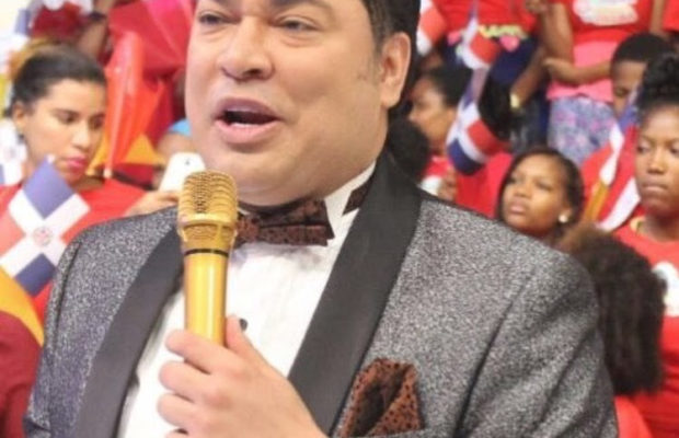 El Pacha fuera de La Mega por programación de Romeo Santos