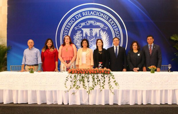 República Dominicana pionera en programa piloto para la formación de mujeres líderes