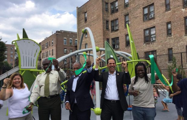 Concejal Fernando Cabrera invita a la comunidad a disfrutar del parque Grand Avenue Playground del Bronx totalmente renovado