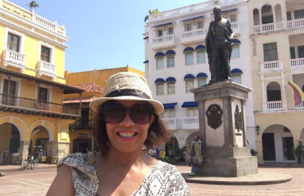 Periodista Isolda Peguero en Cartagena de Indias Colombia con su Rincón
