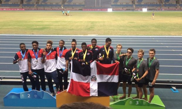 RD gana la medalla de oro en relevo 4 x 400 en olímpiadas Universitarios