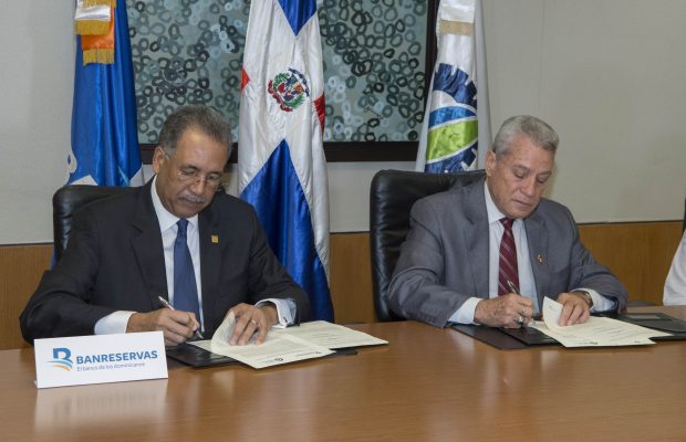 Banreservas y MICM acuerdan favorecer a PYMES con educación financiera