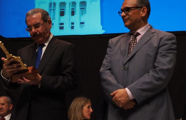 Presidente Danilo Medina invitado a ceremonia 4to. Premio Provincial a la Calidad de Santiago