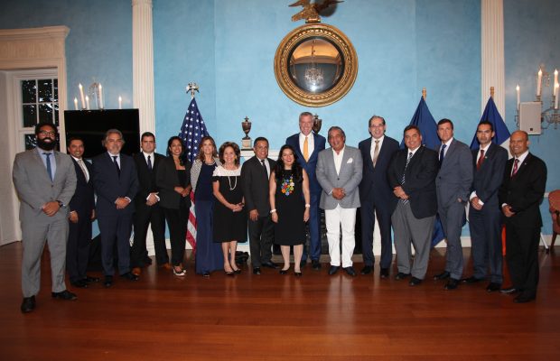 Encuentro con el alcalde Bill De Blasio y los miembros de CLACNY