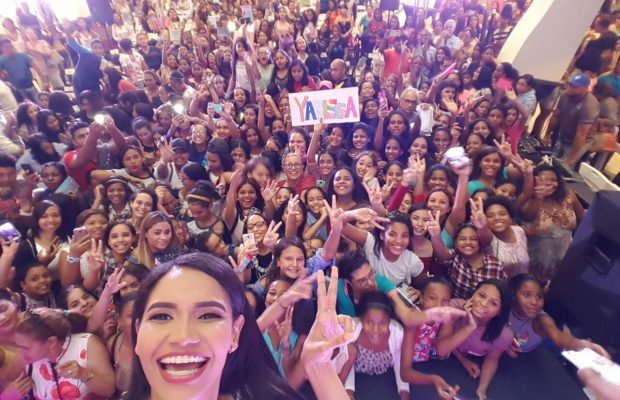 Kotex hace posible que miles de jóvenes compartan una tarde con la Youtuber Yarissa