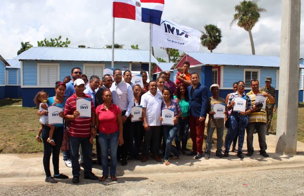 INVI entrega 47 viviendas en Puerto Plata y 13 en Licey al Medio Santiago