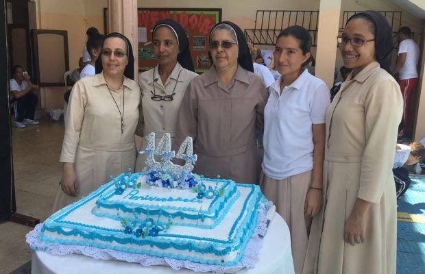 Colegio Santa Clara celebra su 144 aniversario