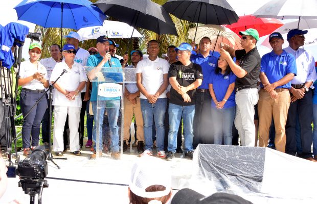Realizan exitoso operativo de saneamiento en playas, costas y riberas de ríos dominicanas.