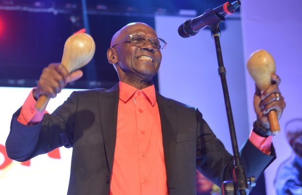 Latin Grammy rinde homenaje  al dominicano Cuco Valoy