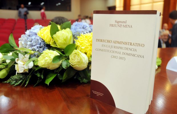 Abogados Staff Legal lanzan libros sobre Derecho Administrativo