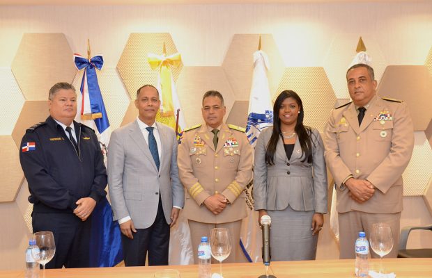 OPTIC entrega tres certificaciones NORTIC al Ministerio de Defensa