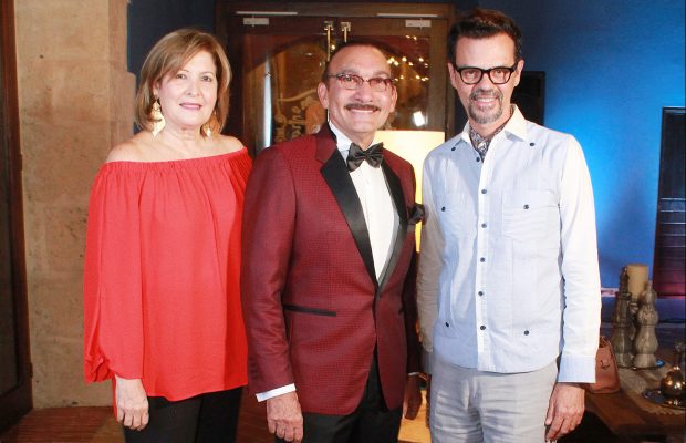 Arcadio Díaz exhibe su nueva colección Brisa Fresca
