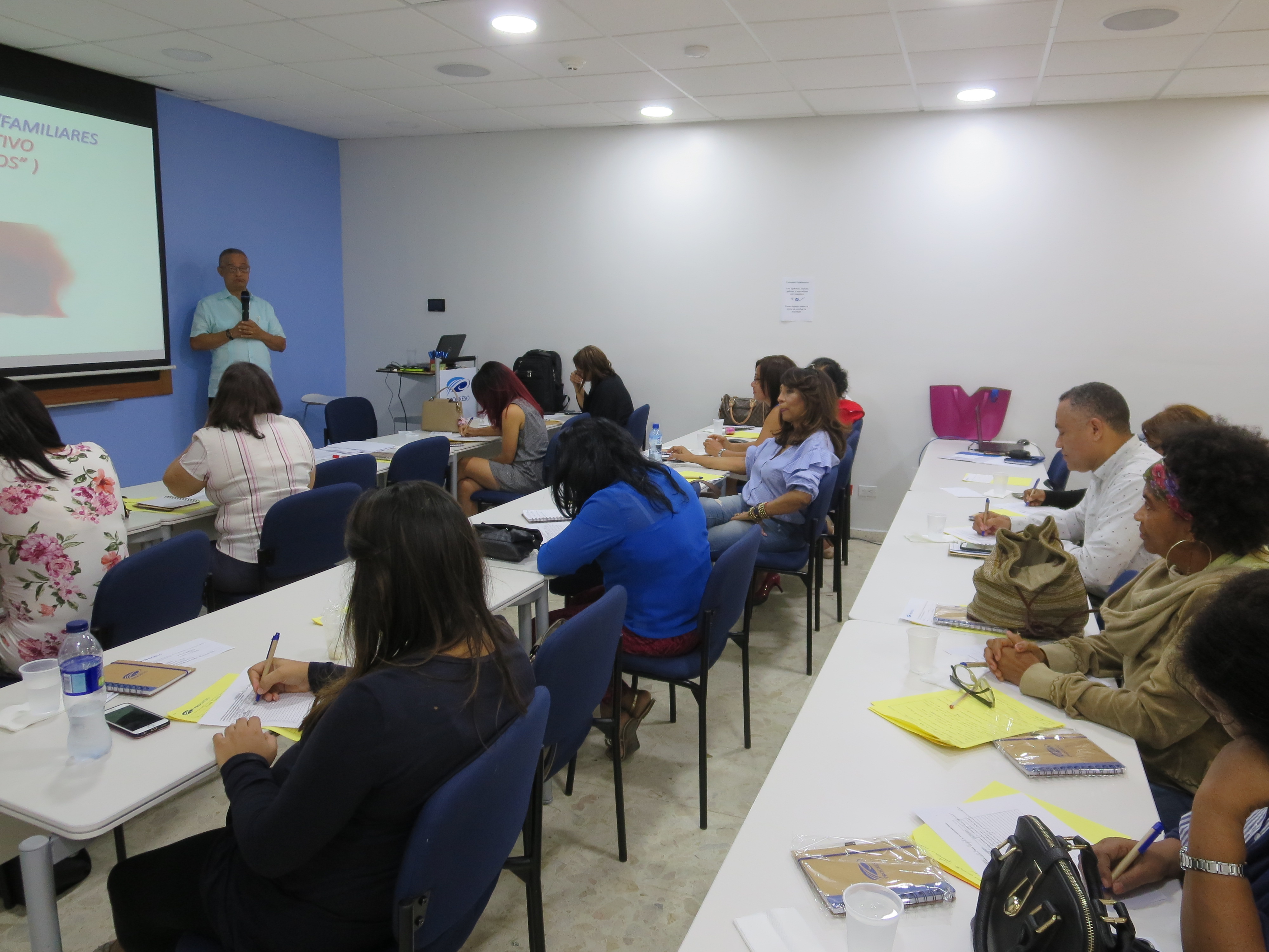 Banco del Progreso orienta a cronistas sociales sobre las finanzas