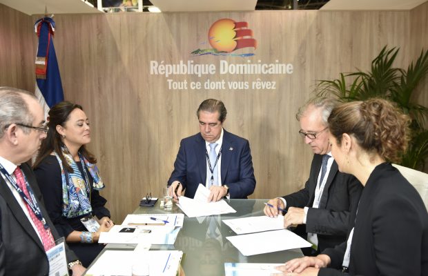 RD consigue nuevos vuelos y acuerdo con touroperadores en Top-Resa