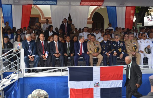Alcalde Nelson Guillén encabeza actos por 173 aniversario de la Constitución
