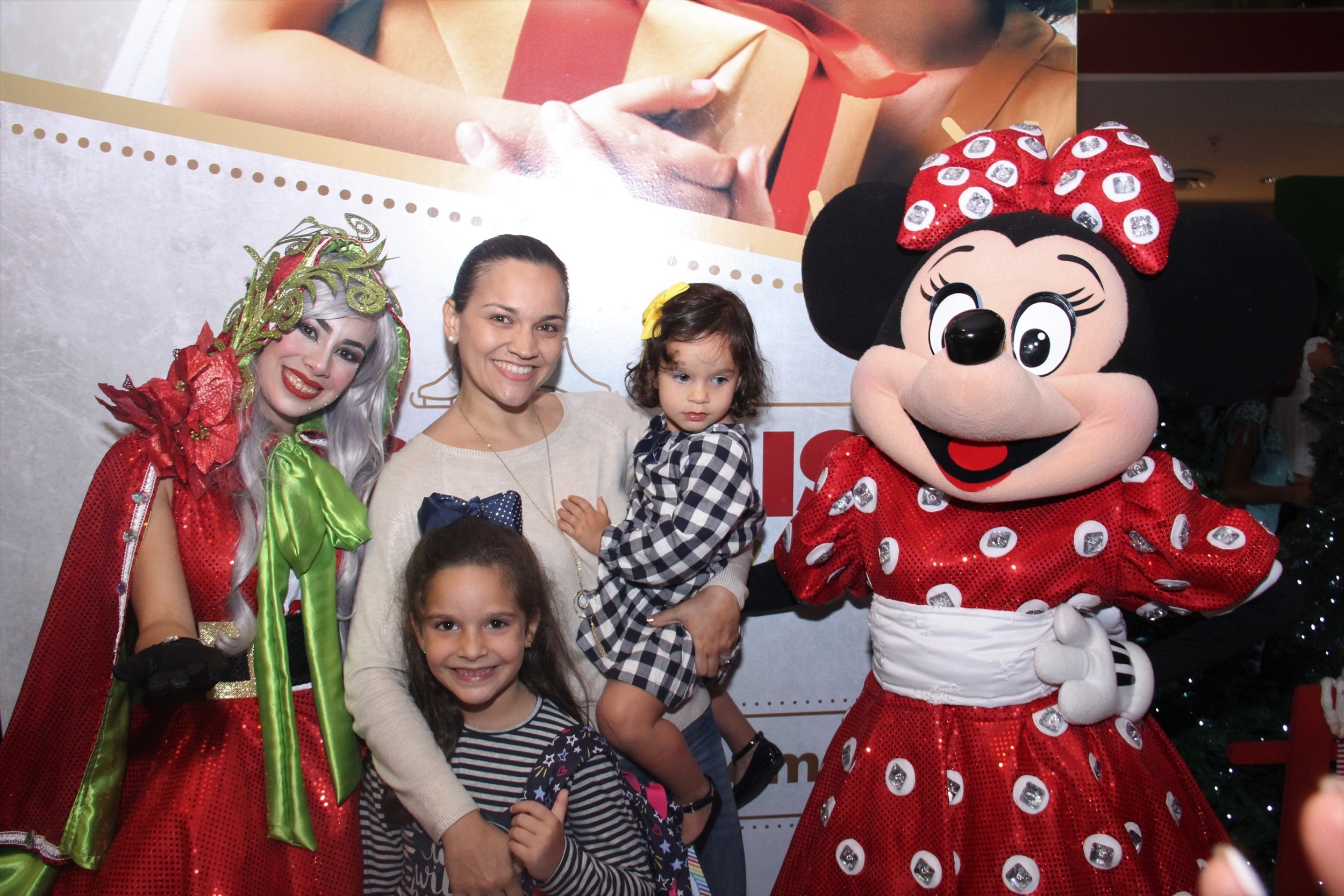 Gabriela Calderon, Lorena Groba y Marcela Groba