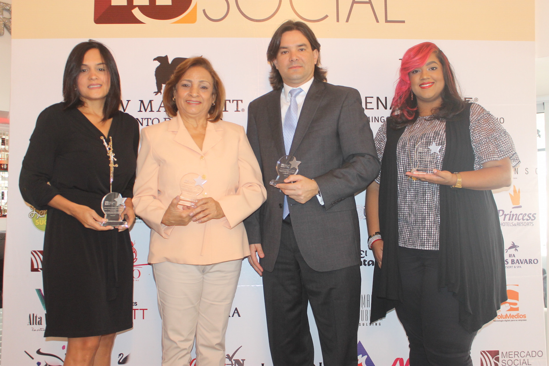 Liza Arzeno, de Altice_ la emprendedora Nuris Valdez, Flaunty Garrido, de Rancho Don Rey, y Lissette Almonte, de Helados Bon