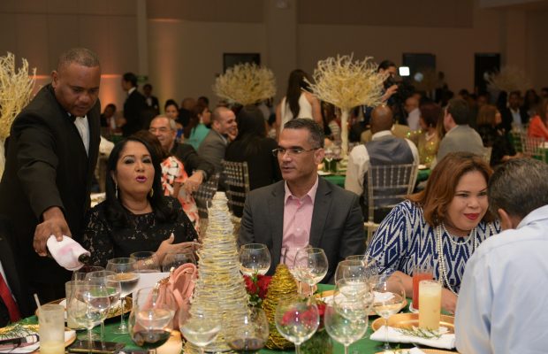 La Fundación Manos Fraternas realiza cena benéfica Sin Fronteras