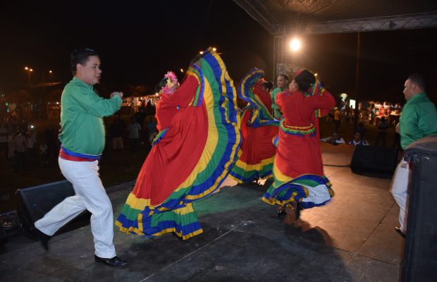 Miles asisten a la  2da. Feria Mundial Ecoturistica y de Producción que se realiza en Jarabacoa