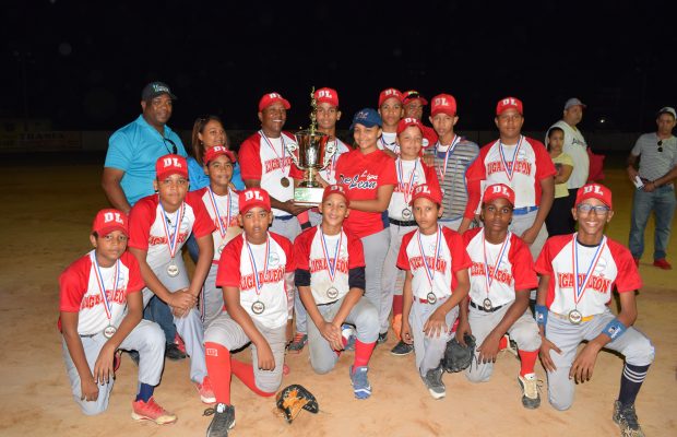 Liga De León y las Caobas campeones beisbol Copa Fundación Jahdiel