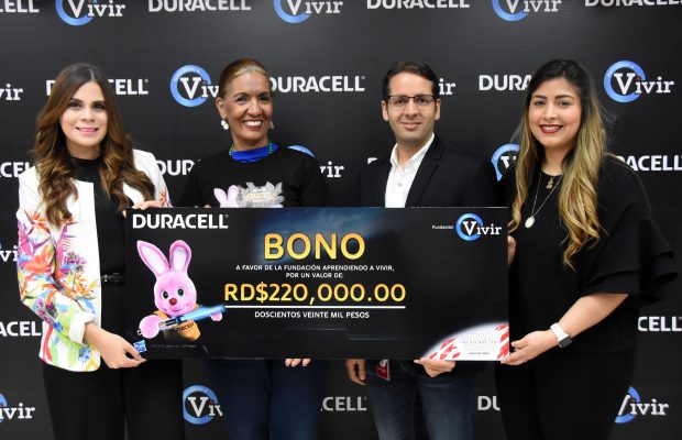 Un regalo de esperanza  para la Fundación Aprendiendo a Vivir