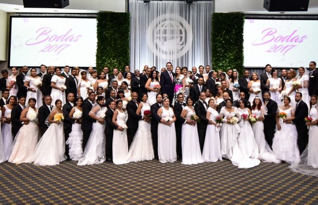 Más de 50 parejas contraen matrimonio en “Boda colectiva 2017”