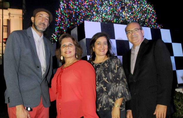 Cementos Cibao enciende su árbol navideño 2017.