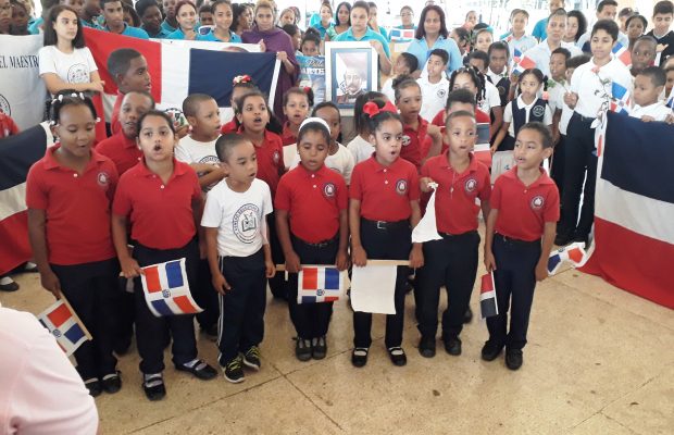 Estudiantes rinden tributo a Juan Pablo Duarte