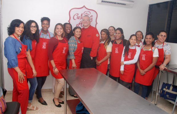 Cronistas Sociales realizan taller de cocina