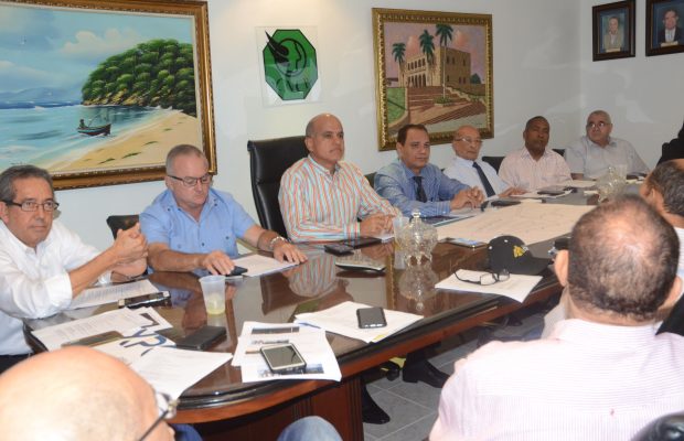 Comerciantes procuran ser tomados en cuenta ante posible reforma fiscal