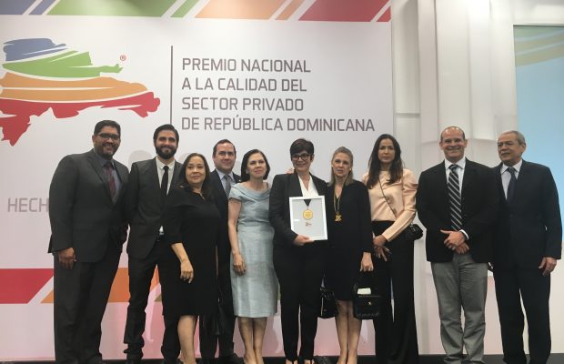 Reid & Compañía gana medalla en Premio Nacional a la Calidad
