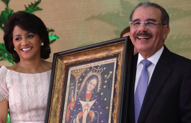 Pareja presidencial se une a a fervor devotos Nuestra Señora de la Altagracia