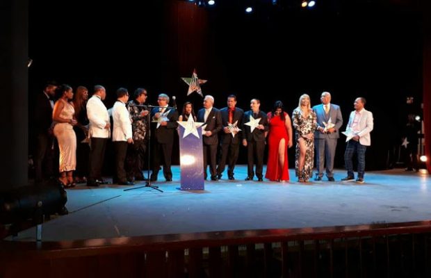 Las invitaciones en la farándula….