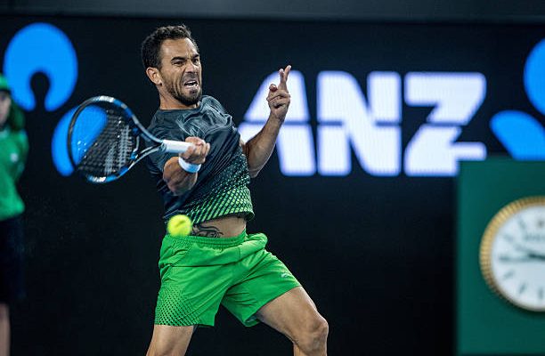 Víctor Estrella debutará ante Rafael Nadal en Abierto de Australia
