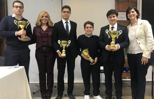 Saint George School gana primer y segundo lugar en  Torneo de Debates Saint George School