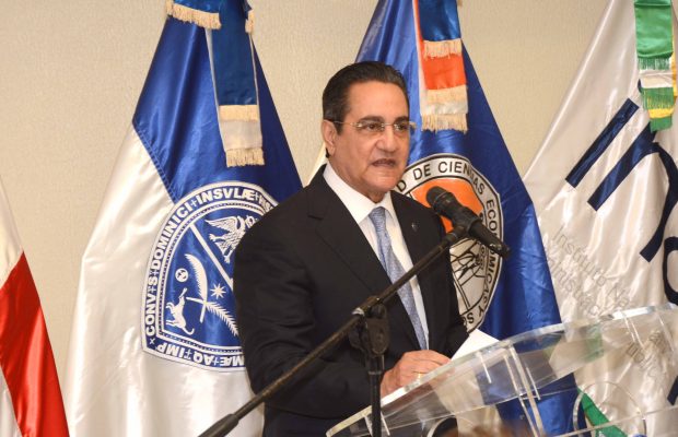 UASD relanzó su escuela de Administración Pública