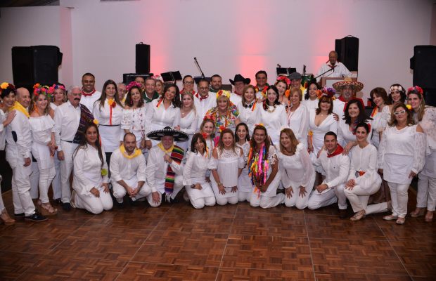 Realizan 6ta versión de fiesta de mozos y mozas famosas