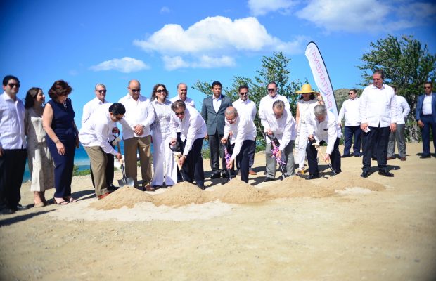 Presidente Medina inaugura Club de Playa del proyecto Puntarena en Baní